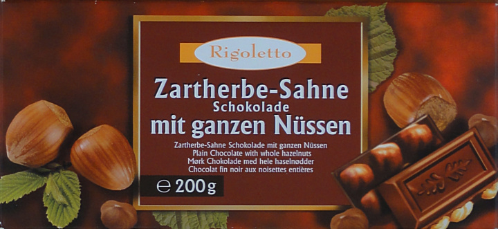 Rigoletto zartherbe sahne mit ganzen nussen.jpg